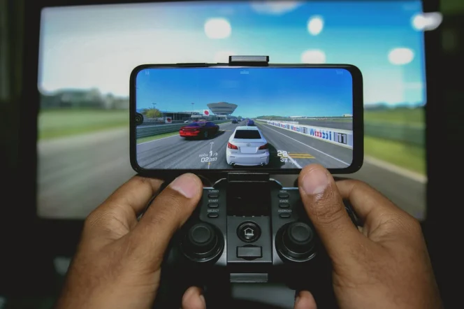 
					Revolusi Gaming: Mobile E-Game Mendominasi Dunia Digital