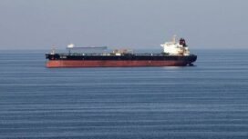Kapal tanker minyak di Selat Hormuz