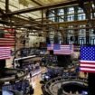 Wall Street Bergerak Datar