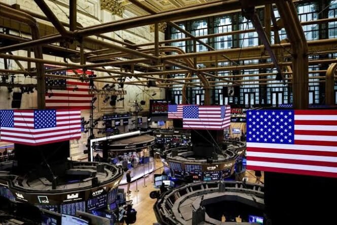 
					Wall Street Bergerak Datar