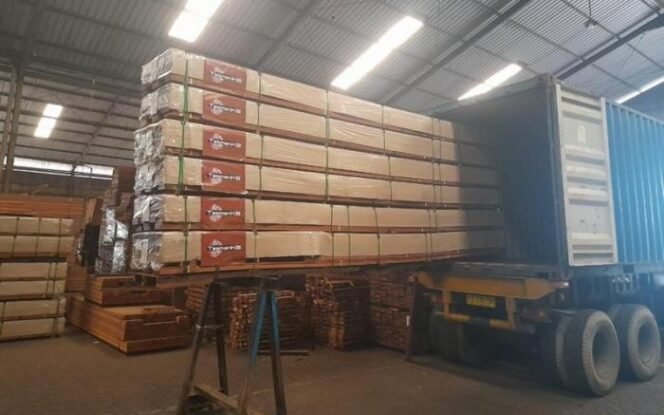 
					PT Darmi Bersaudara Tbk (IDX: KAYU)