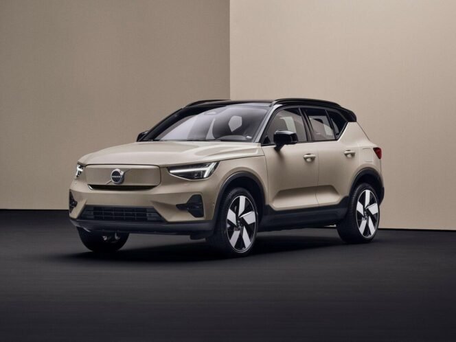 
					Volvo dikabarkan tengah menyiapkan SUV listrik kompak terbaru yang akan diberi nama EX50
